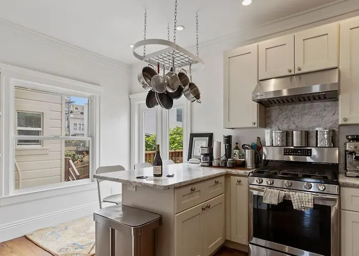 Large Family Home, Close To Golden Gate Park & Beaches