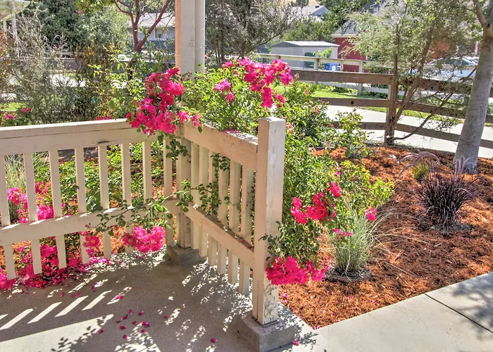 Serene Bungalow-Style Home In Point Reyes Station!