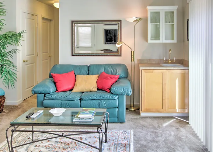 Serene Bungalow-Style Home In Point Reyes Station!